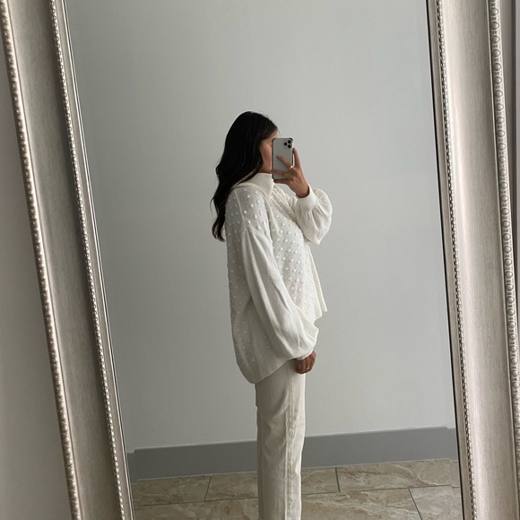 White cozy sweater - Picture 4 of 8